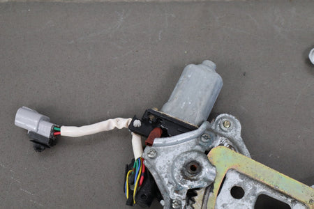 1998-2007 Lexus LX470 Left Front Door Regulator 6980260070 OEM