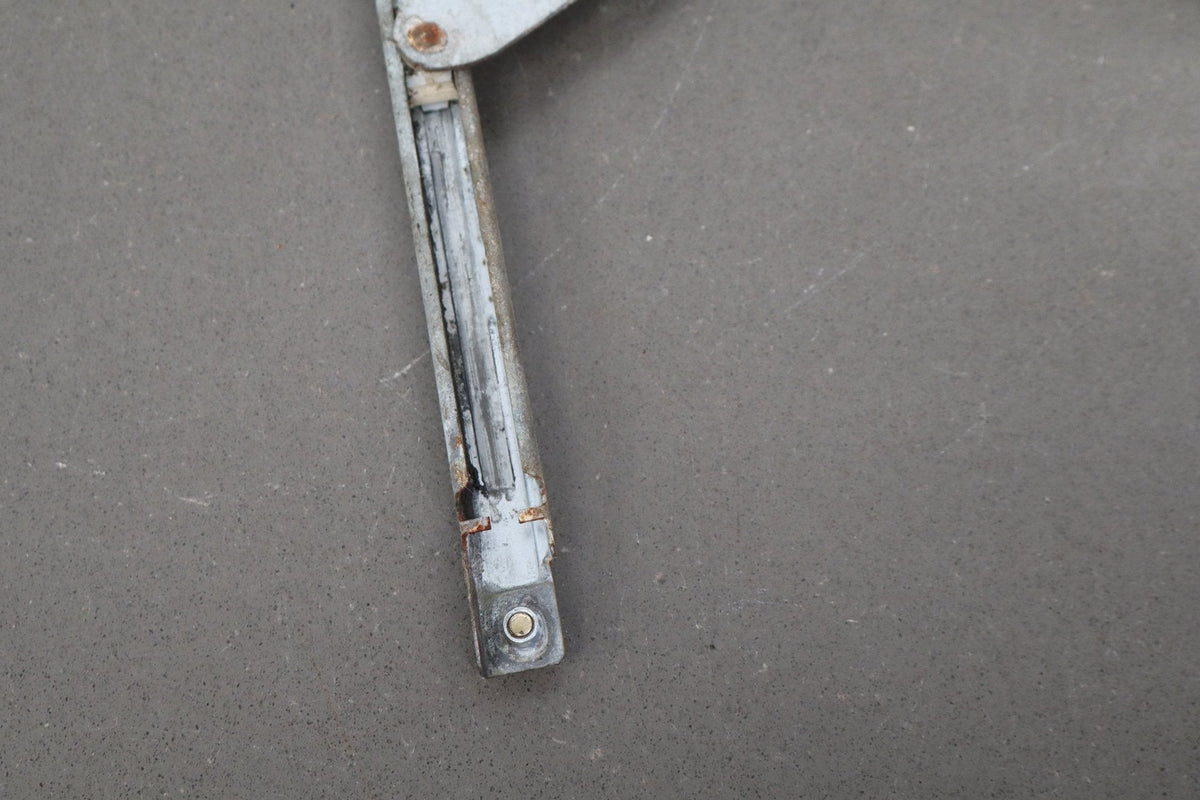 1998-2007 Lexus LX470 Left Front Door Regulator 6980260070 OEM