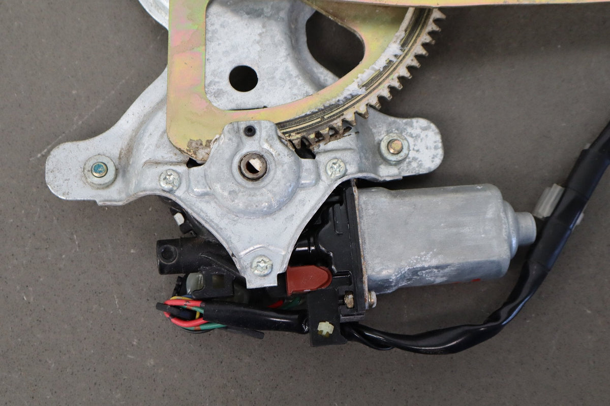 1998-2007 Lexus LX470 Left Rear Door Regulator 6980460060 OEM