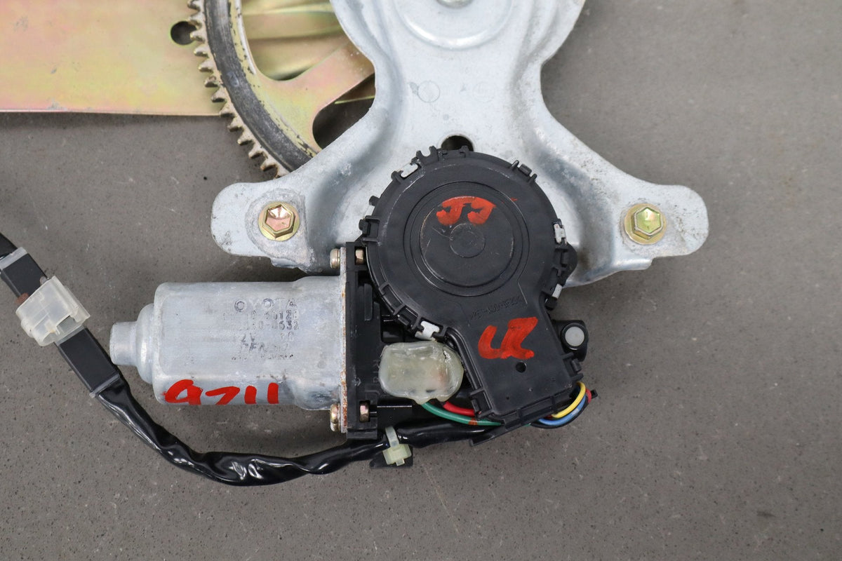 1998-2007 Lexus LX470 Left Rear Door Regulator 6980460060 OEM