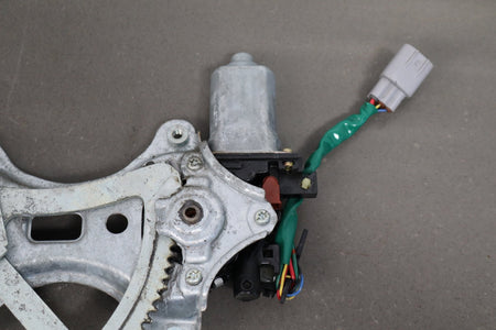 1998-2007 Lexus LX470 Right Front Door Regulator 6980160070 OEM
