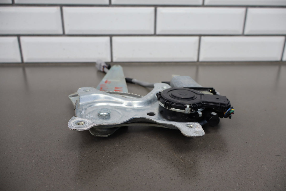 1998-2007 Lexus LX470 Right Rear Door Regulator 6980360060 OEM