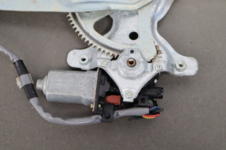 1998-2007 Lexus LX470 Right Rear Door Regulator 6980360060 OEM