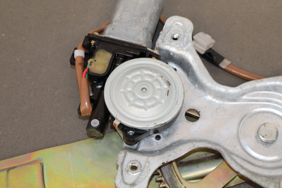 1998-2007 Toyota Land Cruiser Left Rear Door Regulator 6980460060 OEM