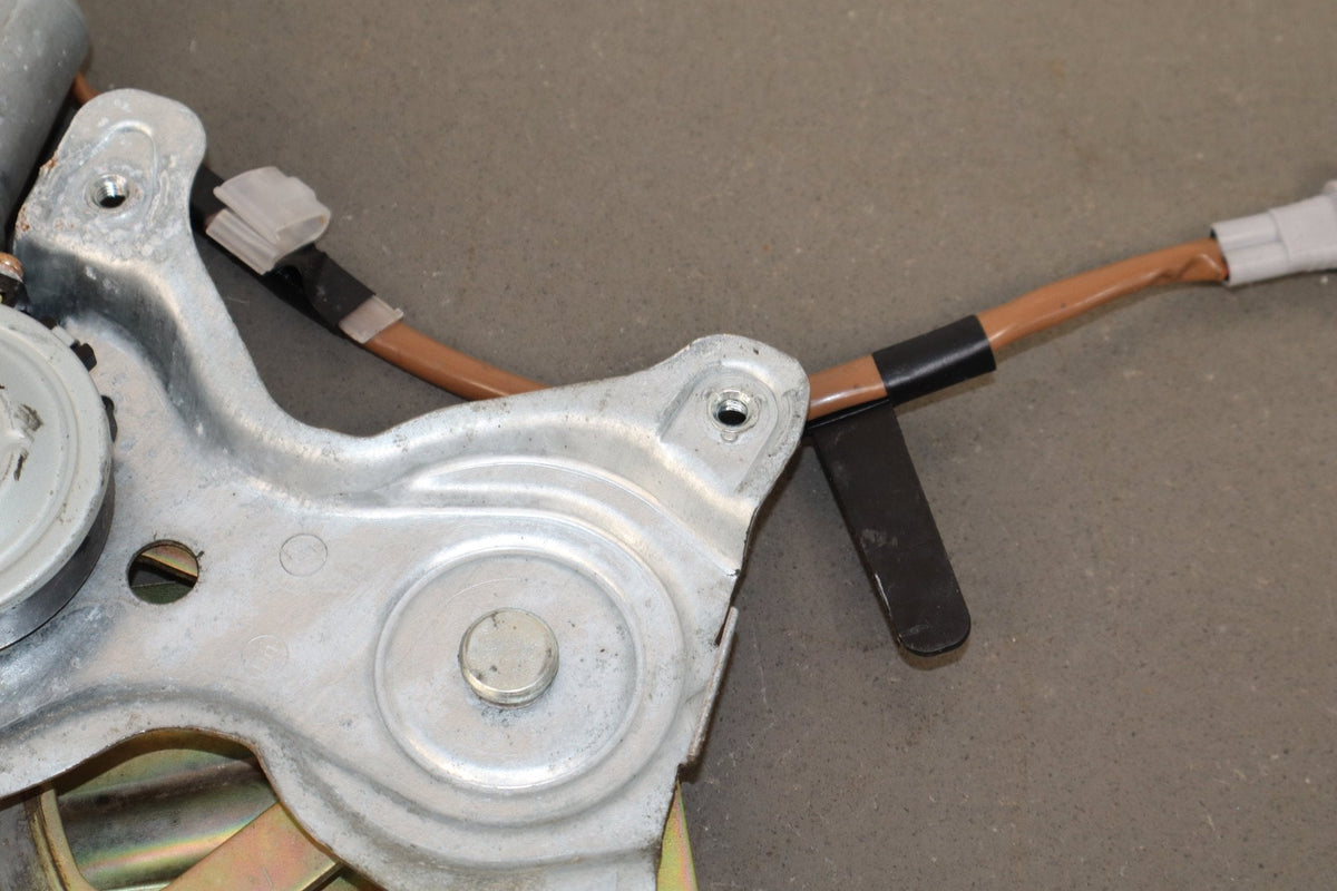 1998-2007 Toyota Land Cruiser Left Rear Door Regulator 6980460060 OEM