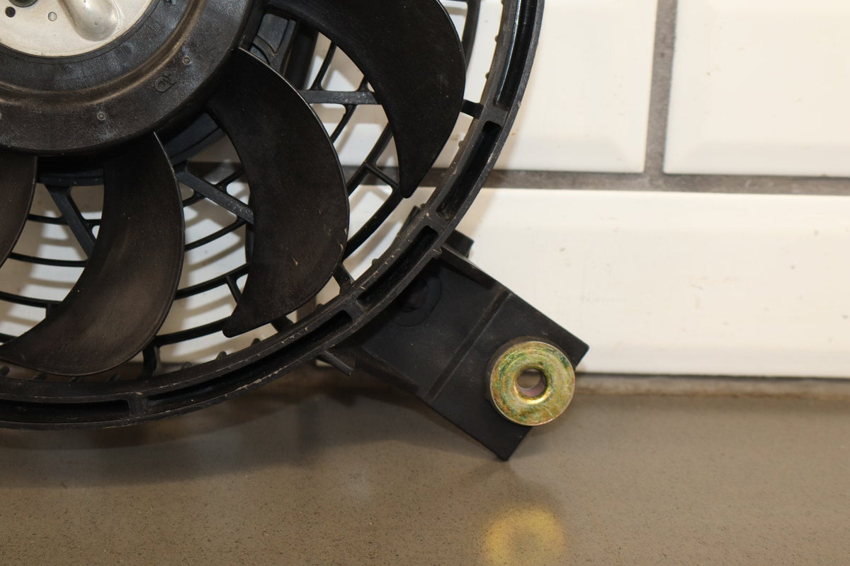 1998-2007 Toyota Land Cruiser, Lexus LX470 Condensor Cooling Fan 8859060030