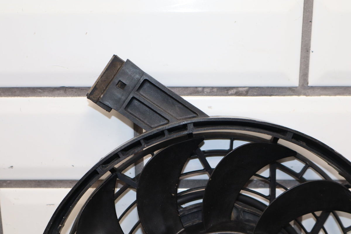 1998-2007 Toyota Land Cruiser, Lexus LX470 Condensor Cooling Fan 8859060030