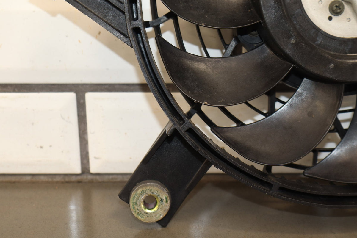 1998-2007 Toyota Land Cruiser, Lexus LX470 Condensor Cooling Fan 8859060030