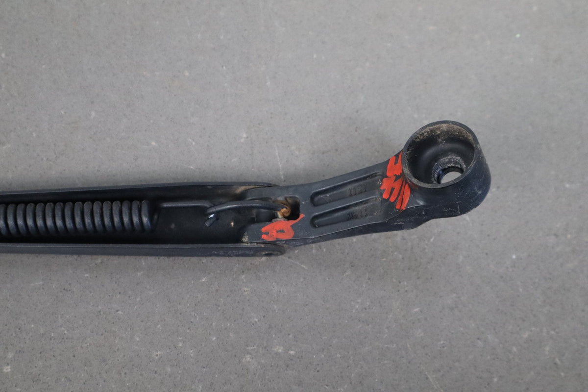 1998-2007 Toyota Land Cruiser Lexus LX470 Wiper Arm Pair