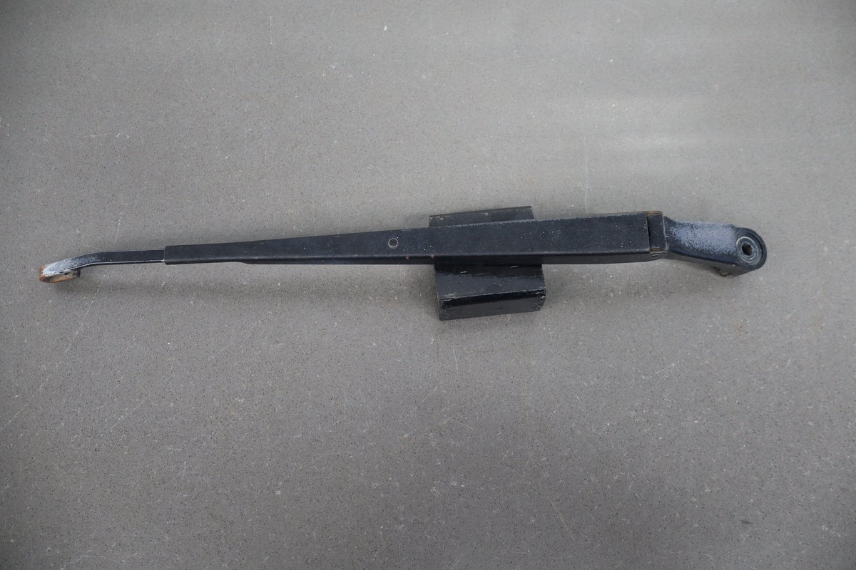 1998-2007 Toyota Land Cruiser Lexus LX470 Wiper Arm Pair