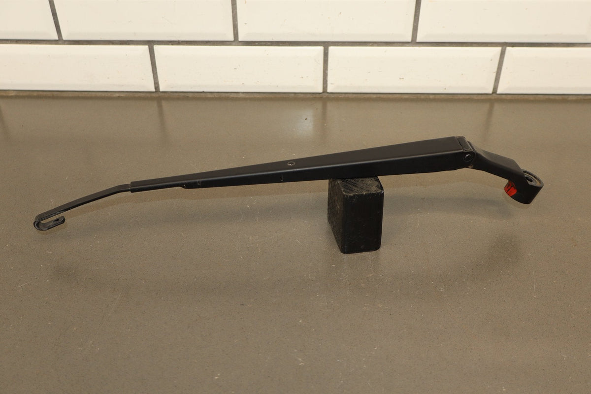 1998-2007 Toyota Land Cruiser Lexus LX470 Wiper Arm Pair