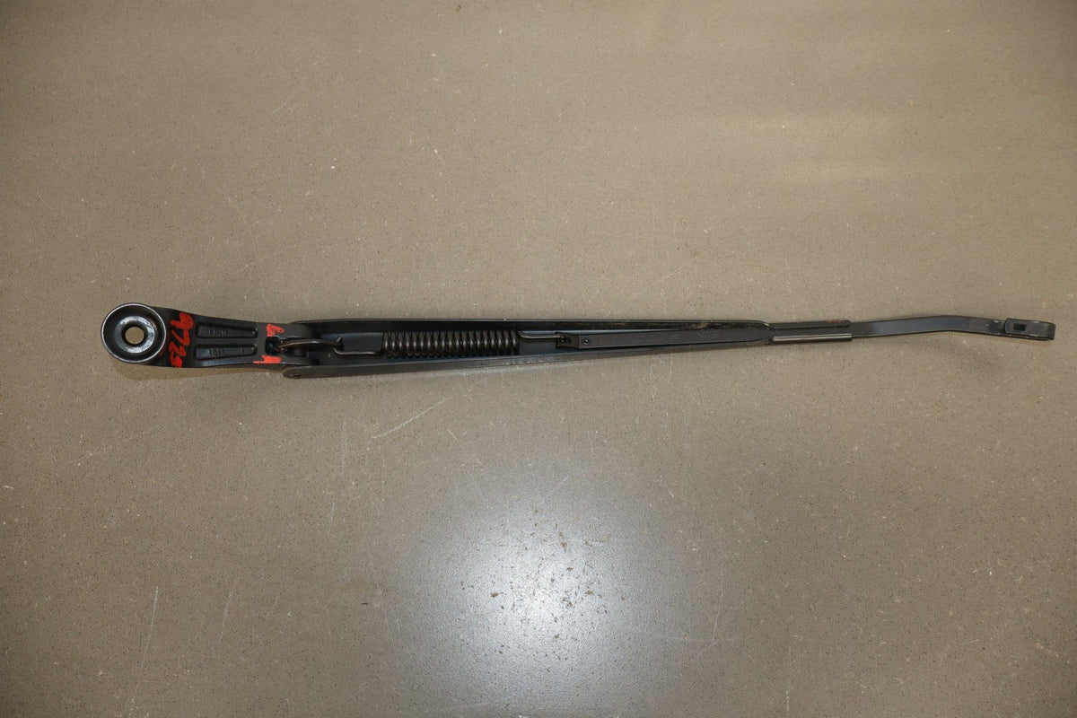 1998-2007 Toyota Land Cruiser Lexus LX470 Wiper Arm Pair