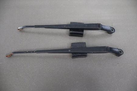 1998-2007 Toyota Land Cruiser Lexus LX470 Wiper Arm Pair