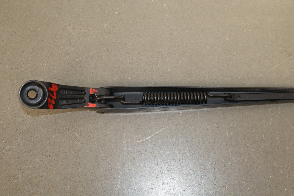1998-2007 Toyota Land Cruiser Lexus LX470 Wiper Arm Pair