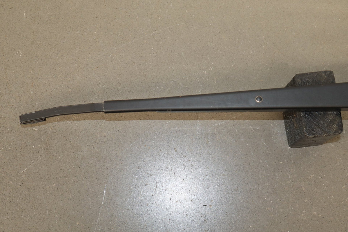 1998-2007 Toyota Land Cruiser Lexus LX470 Wiper Arm Pair
