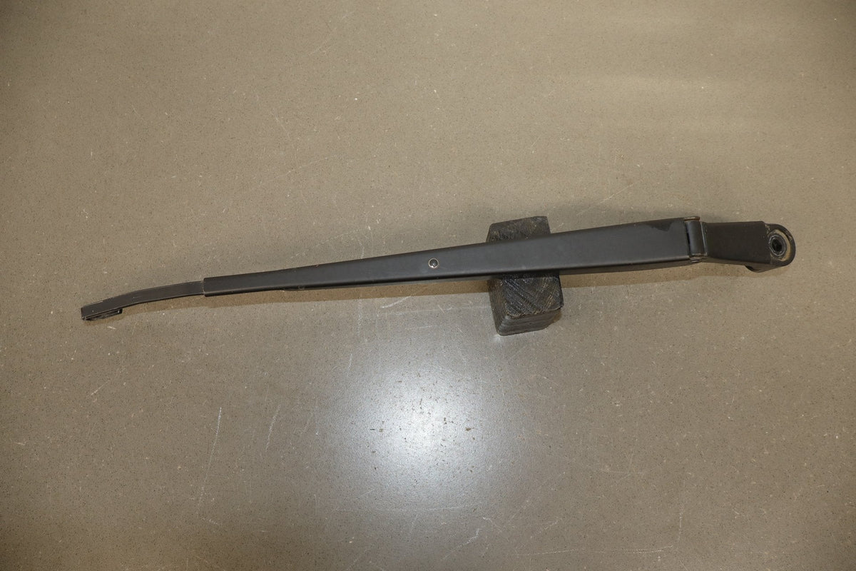 1998-2007 Toyota Land Cruiser Lexus LX470 Wiper Arm Pair