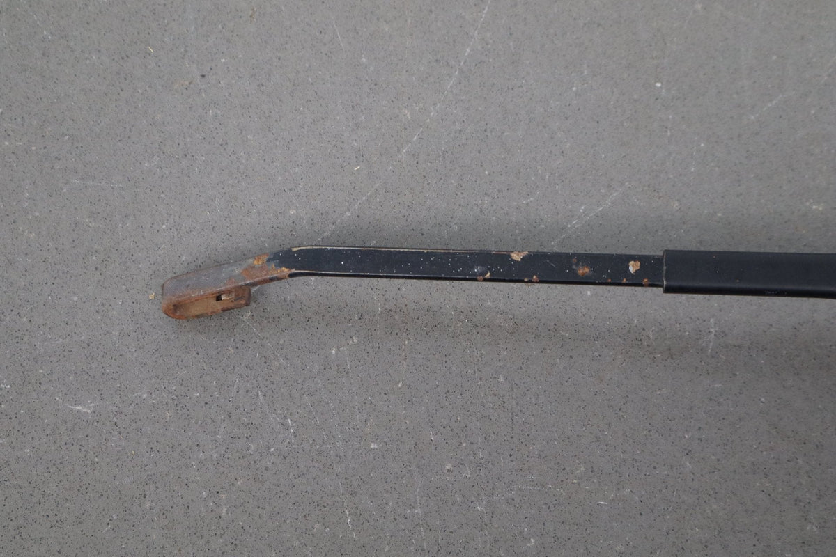 1998-2007 Toyota Land Cruiser Lexus LX470 Wiper Arm Pair