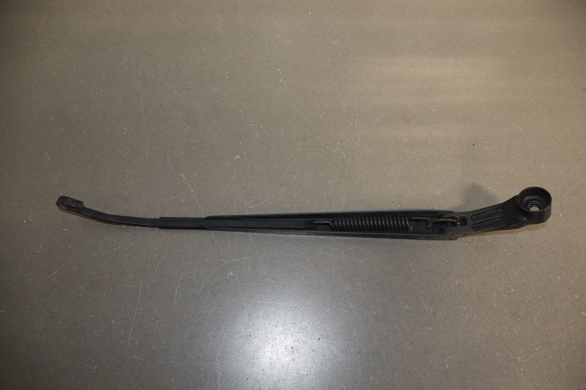 1998-2007 Toyota Land Cruiser Lexus LX470 Wiper Arm Pair