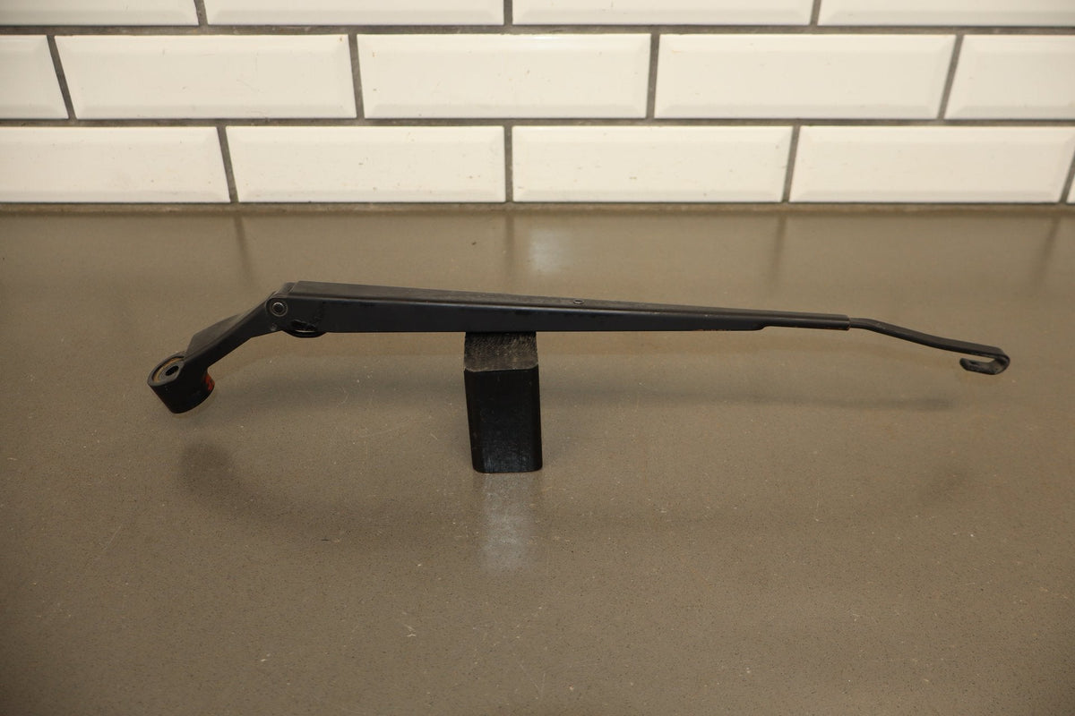1998-2007 Toyota Land Cruiser Lexus LX470 Wiper Arm Pair