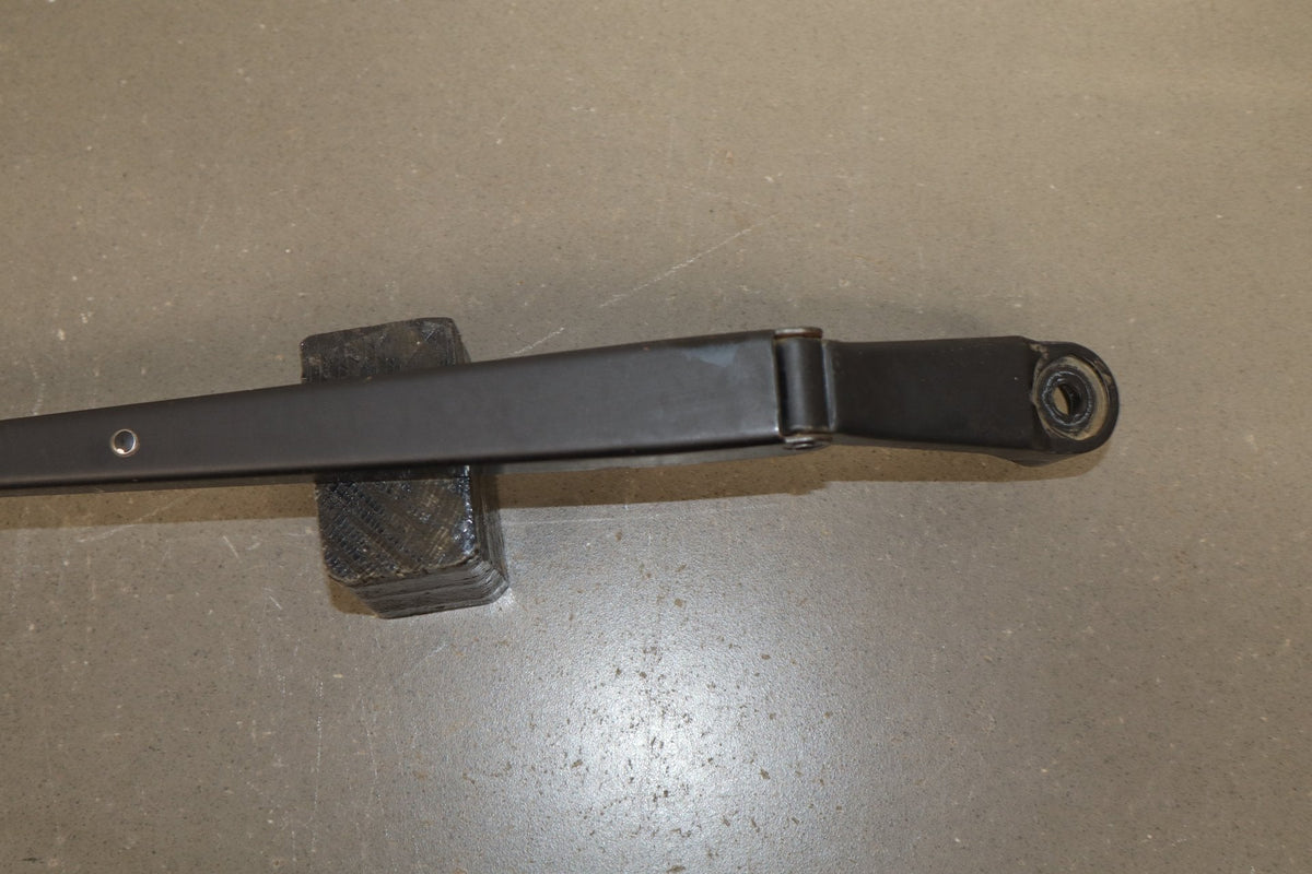 1998-2007 Toyota Land Cruiser Lexus LX470 Wiper Arm Pair