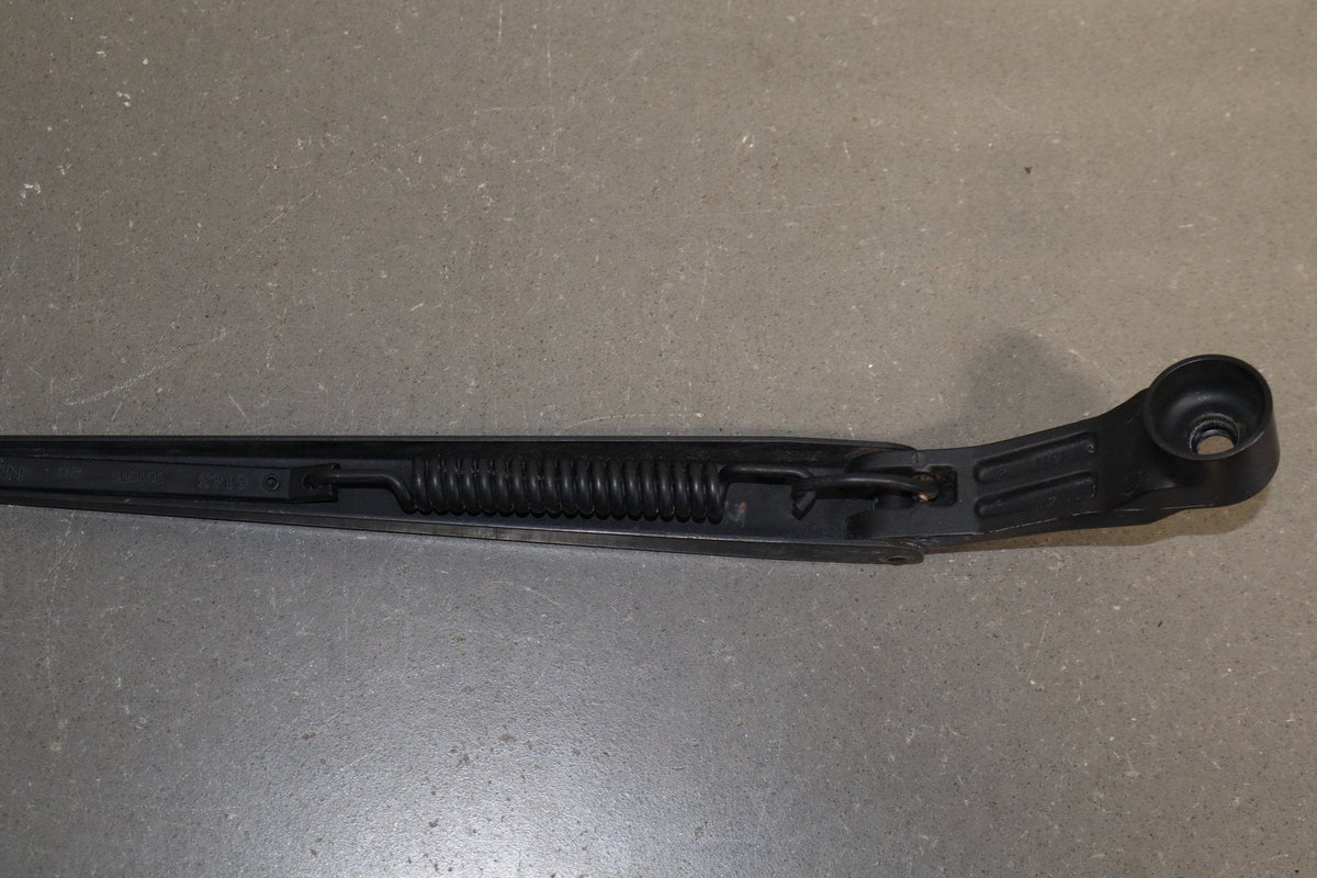 1998-2007 Toyota Land Cruiser Lexus LX470 Wiper Arm Pair