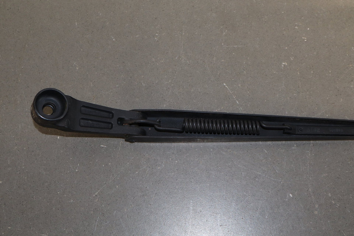 1998-2007 Toyota Land Cruiser Lexus LX470 Wiper Arm Pair