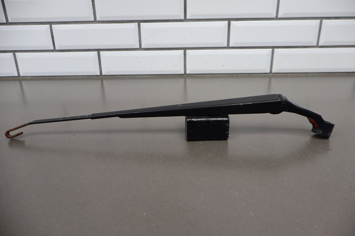 1998-2007 Toyota Land Cruiser Lexus LX470 Wiper Arm Pair