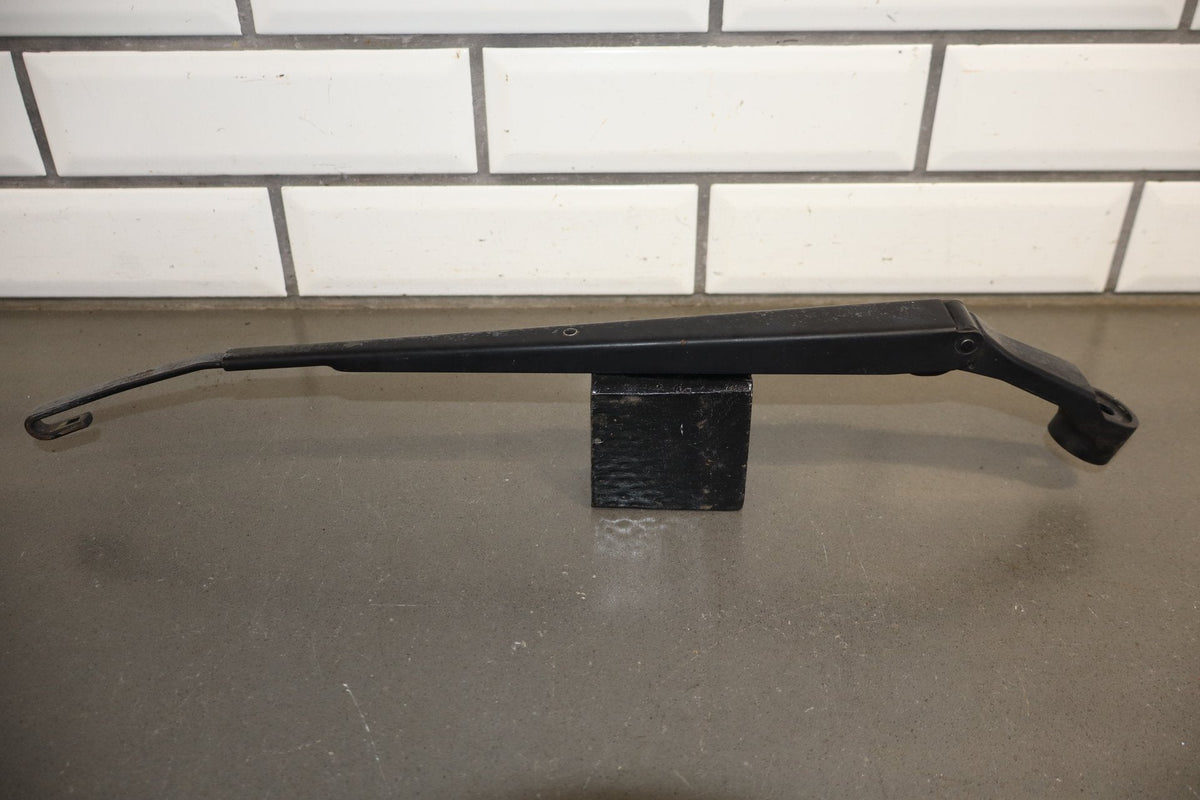 1998-2007 Toyota Land Cruiser Lexus LX470 Wiper Arm Pair