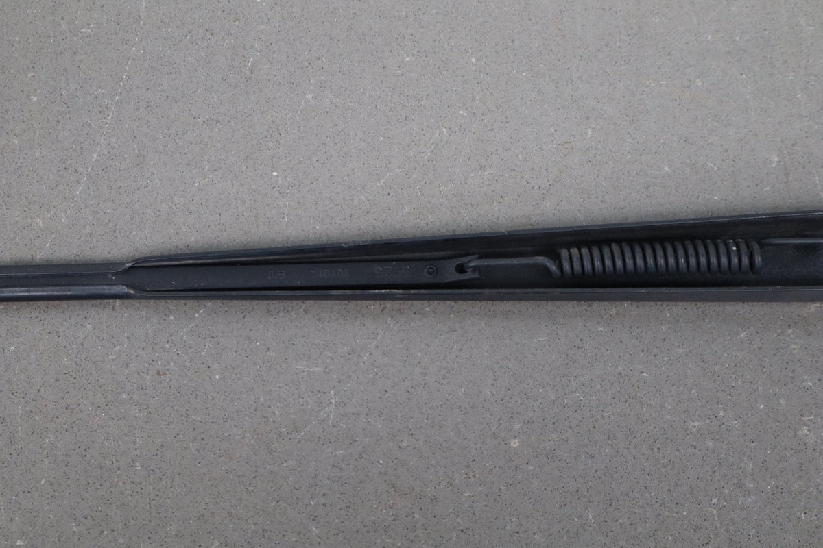 1998-2007 Toyota Land Cruiser Lexus LX470 Wiper Arm Pair