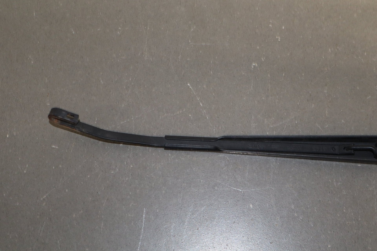 1998-2007 Toyota Land Cruiser Lexus LX470 Wiper Arm Pair