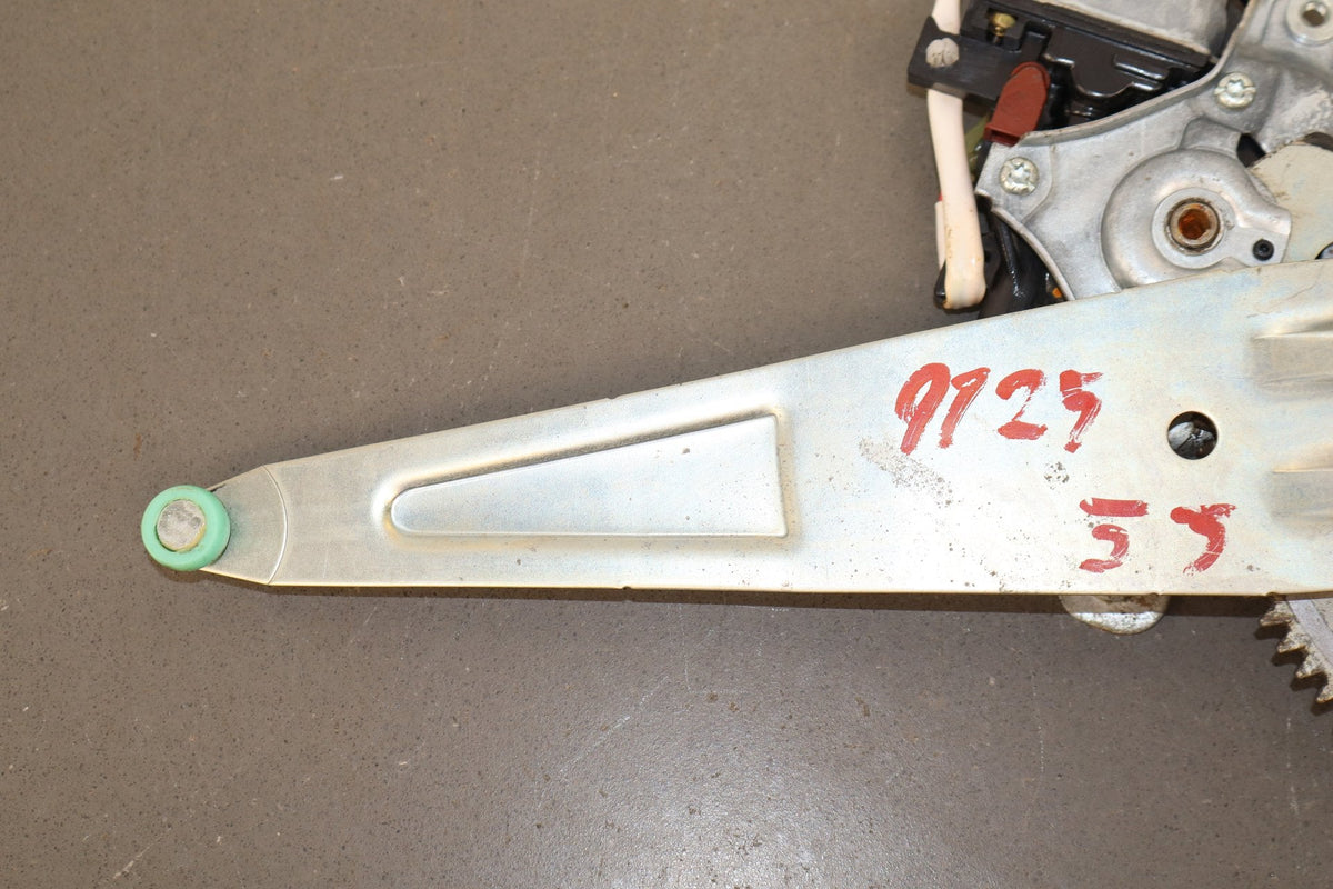 1998-2007 Toyota Land Cruiser Right Rear Door Regulator 6980360060 OEM