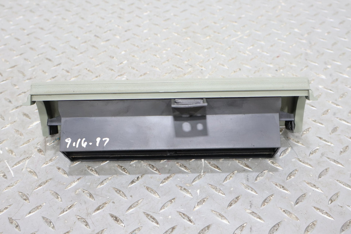 1998 Buick Riviera- Dash Vent