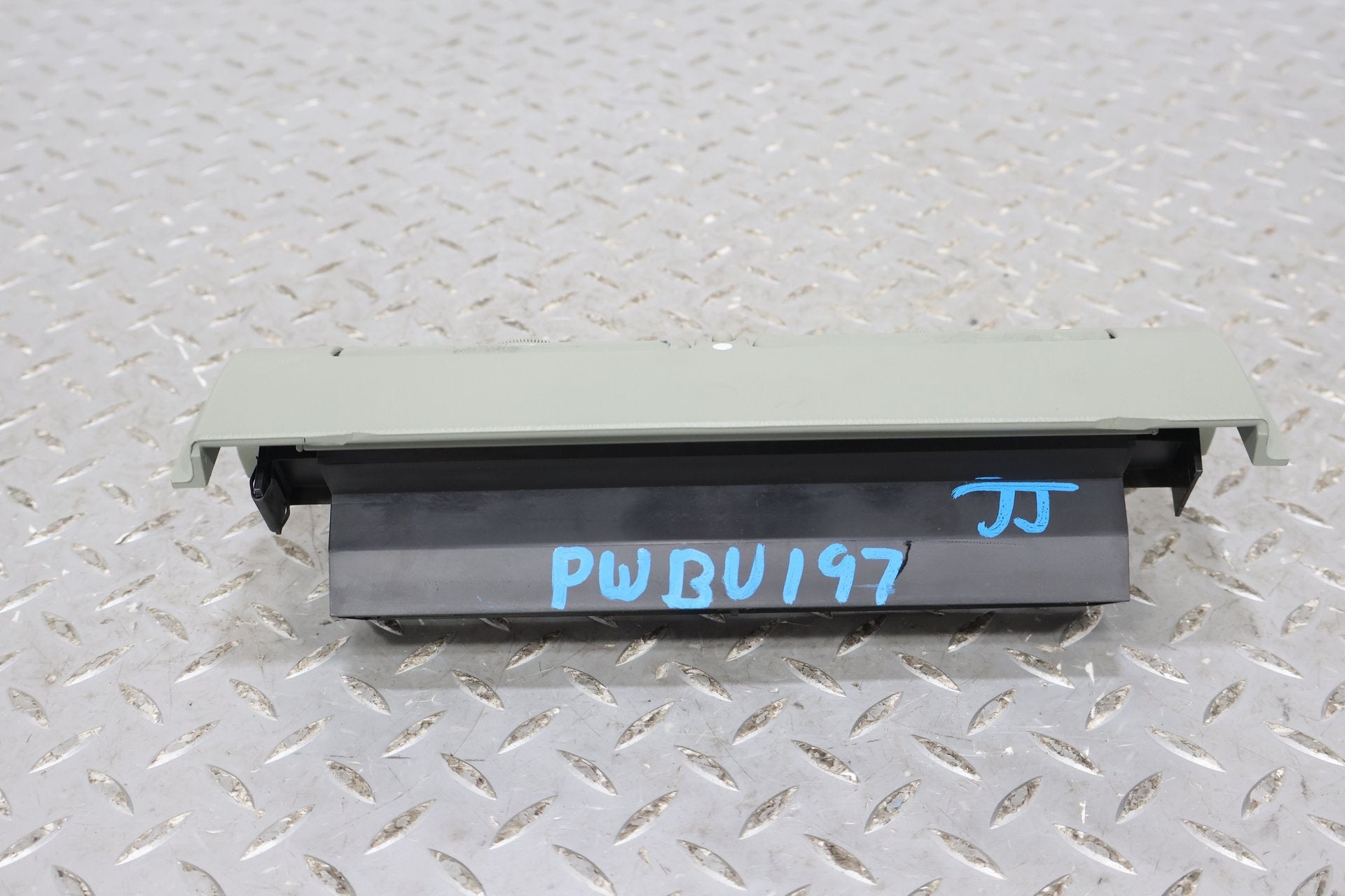 1998 Buick Riviera- Dash Vent