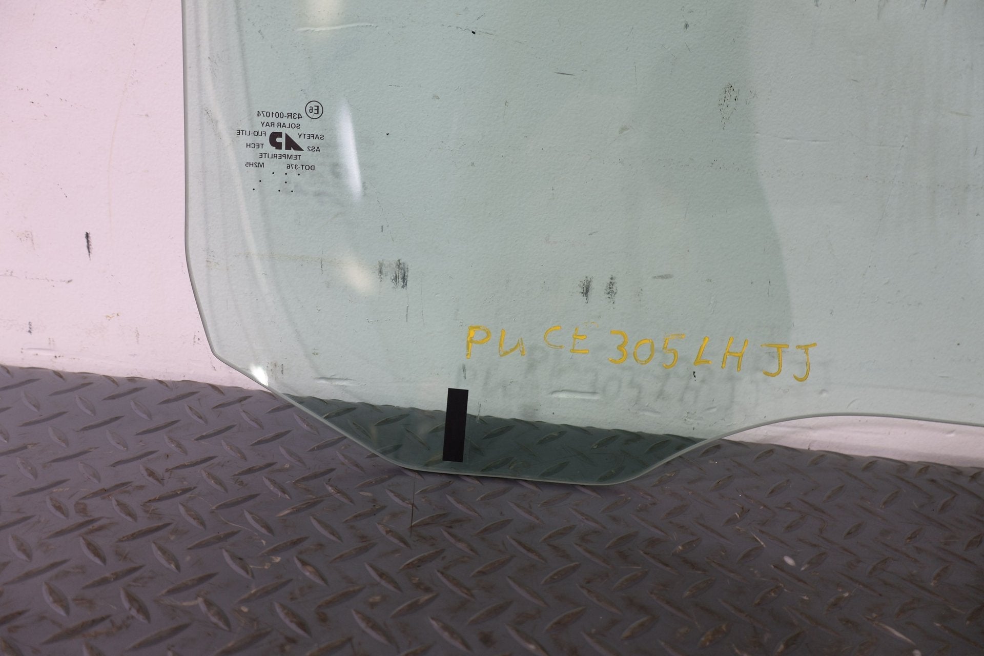 1998 Chevrolet Corvette- FRONT DOOR GLASS/WINDOW
