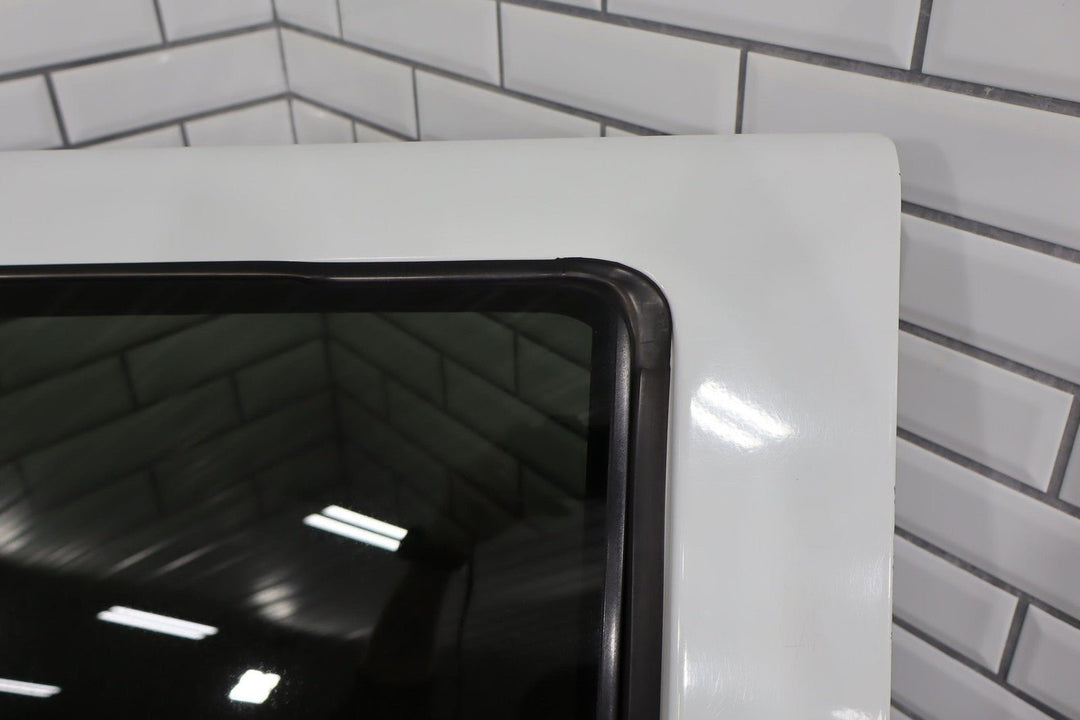 1998 Chevrolet Tahoe Right Rear Door White ( 50U )