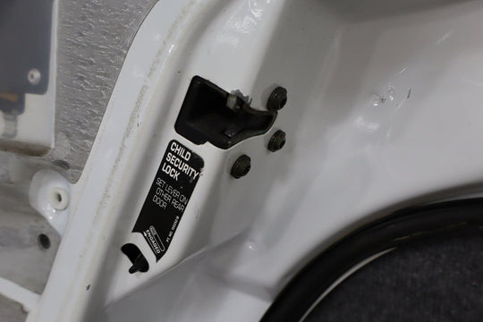 1998 Chevrolet Tahoe Right Rear Door White ( 50U )