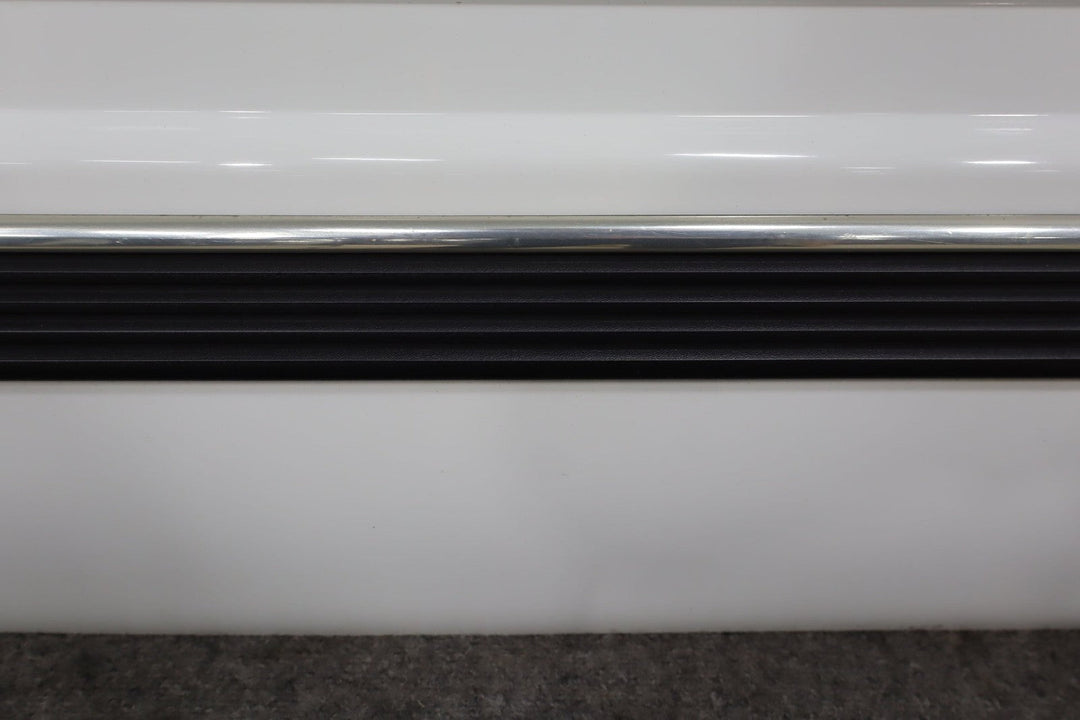 1998 Chevrolet Tahoe Right Rear Door White ( 50U )