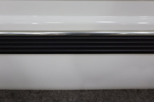 1998 Chevrolet Tahoe Right Rear Door White ( 50U )