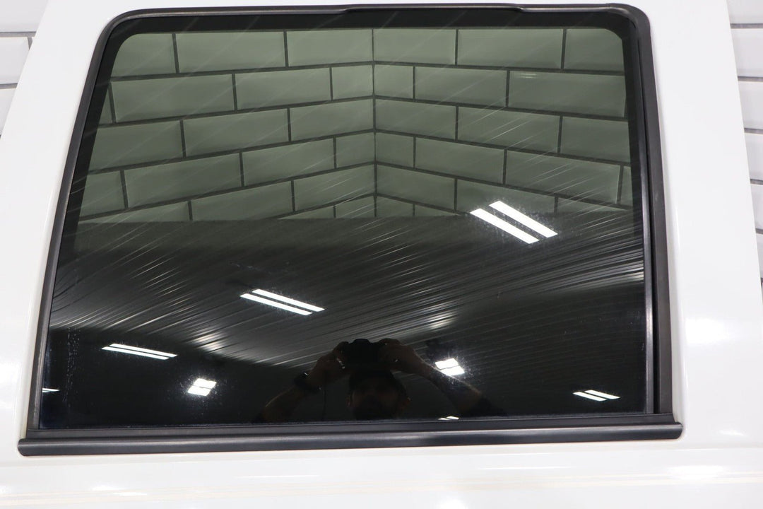 1998 Chevrolet Tahoe Right Rear Door White ( 50U )