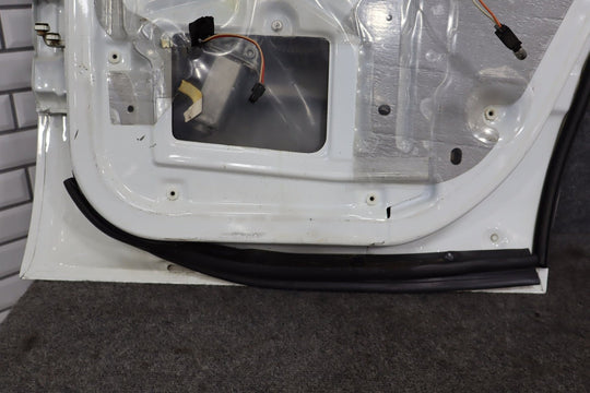 1998 Chevrolet Tahoe Right Rear Door White ( 50U )