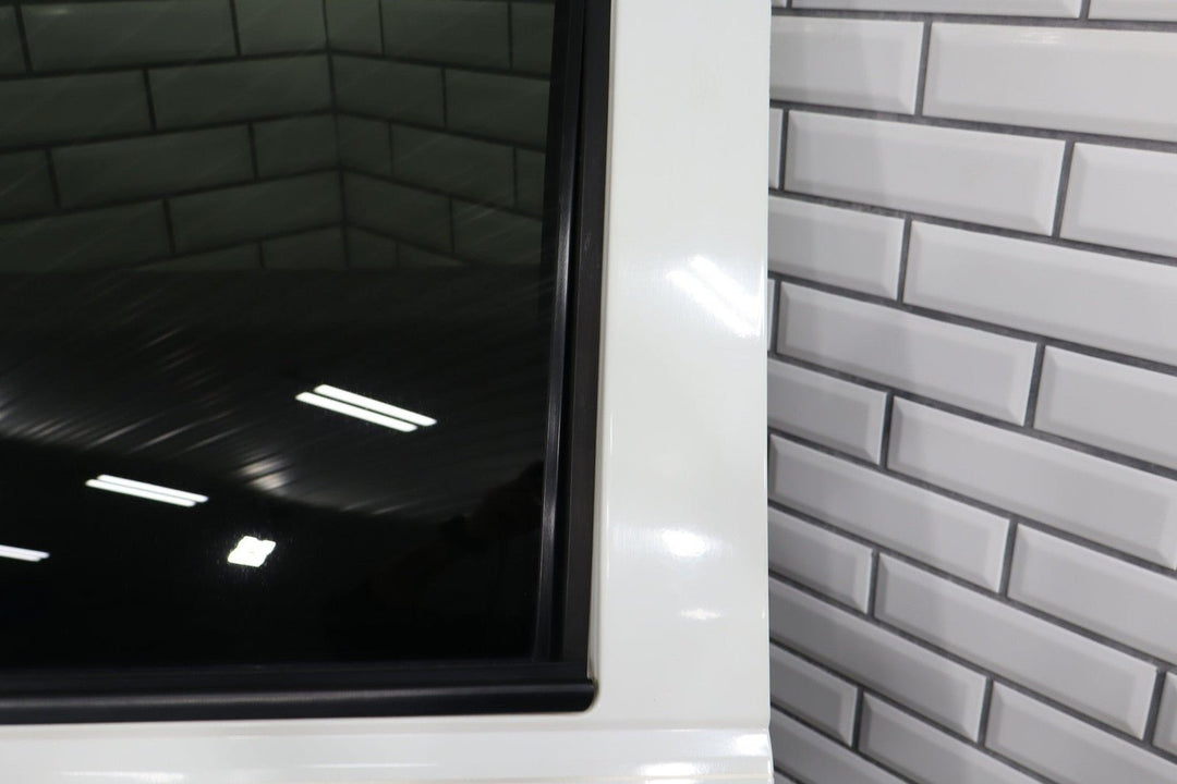 1998 Chevrolet Tahoe Right Rear Door White ( 50U )