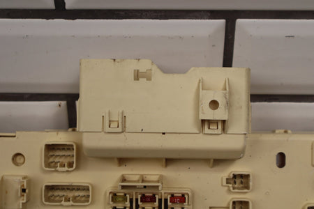 1998 Lexus LX470 J100 4.7L Cabin Fuse Box
