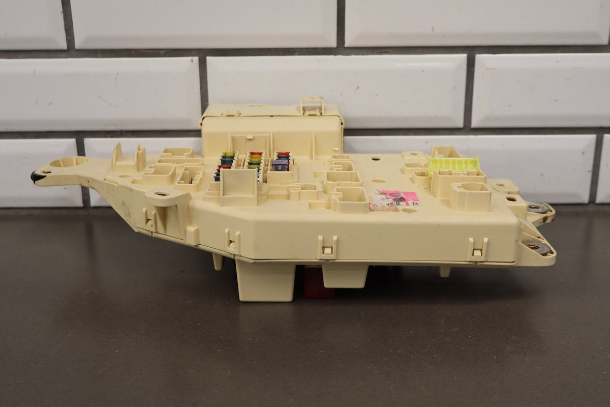 1998 Lexus LX470 J100 4.7L Cabin Fuse Box