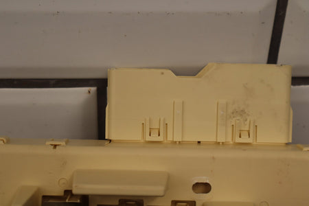 1998 Lexus LX470 J100 4.7L Cabin Fuse Box