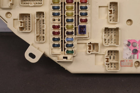 1998 Lexus LX470 J100 4.7L Cabin Fuse Box