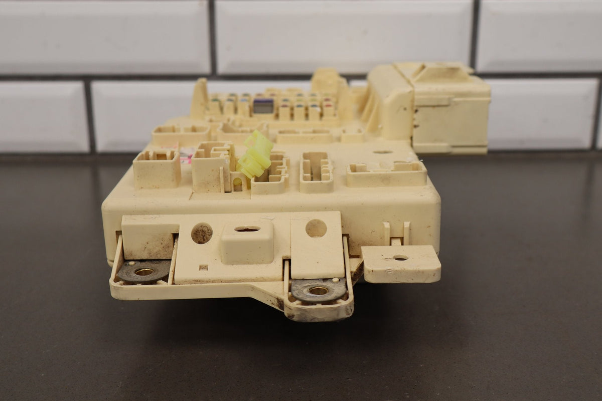 1998 Lexus LX470 J100 4.7L Cabin Fuse Box