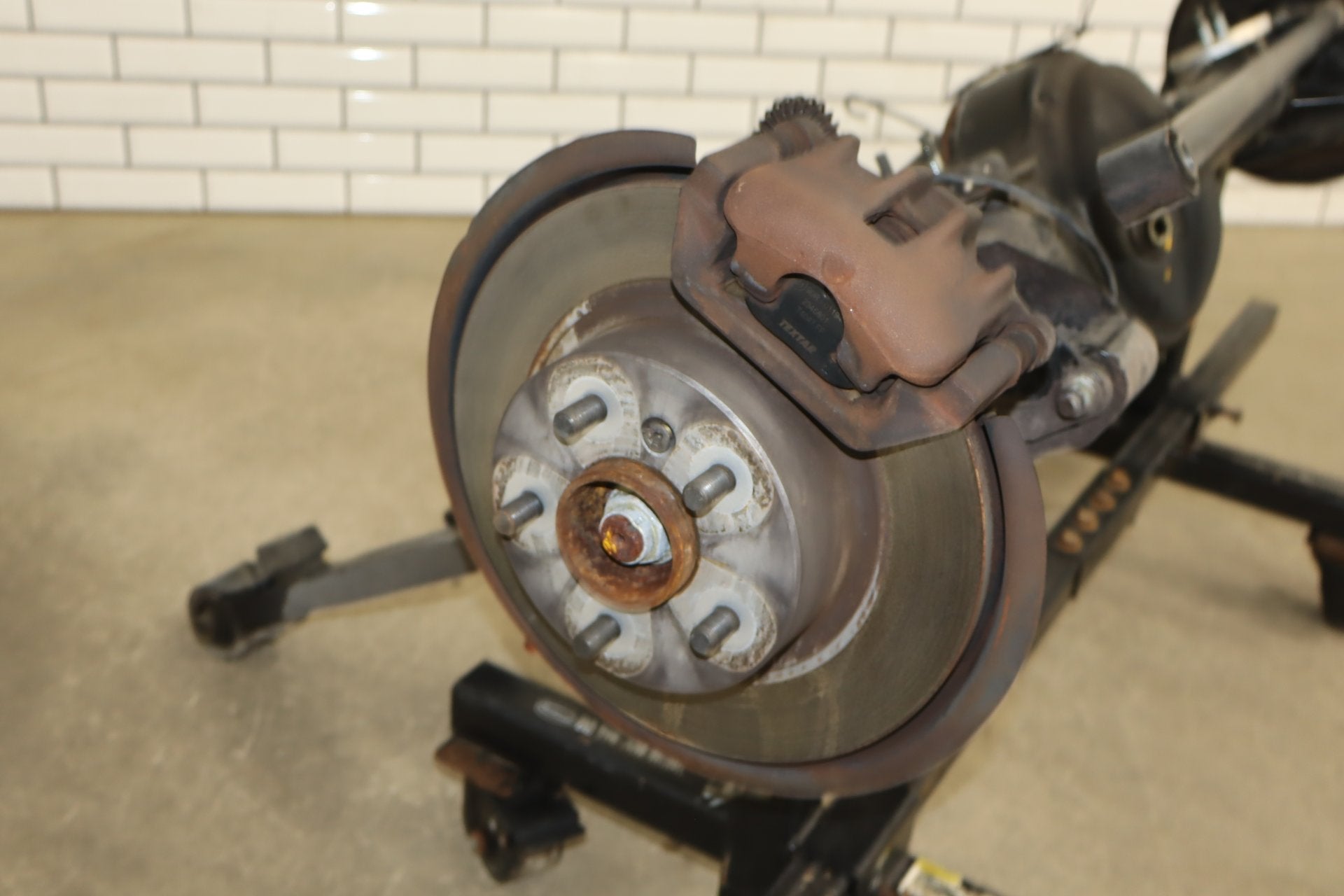1998 Range Rover P38 4.6L Complete Rear Axle Assembly OEM 3.54 Ratio OEM