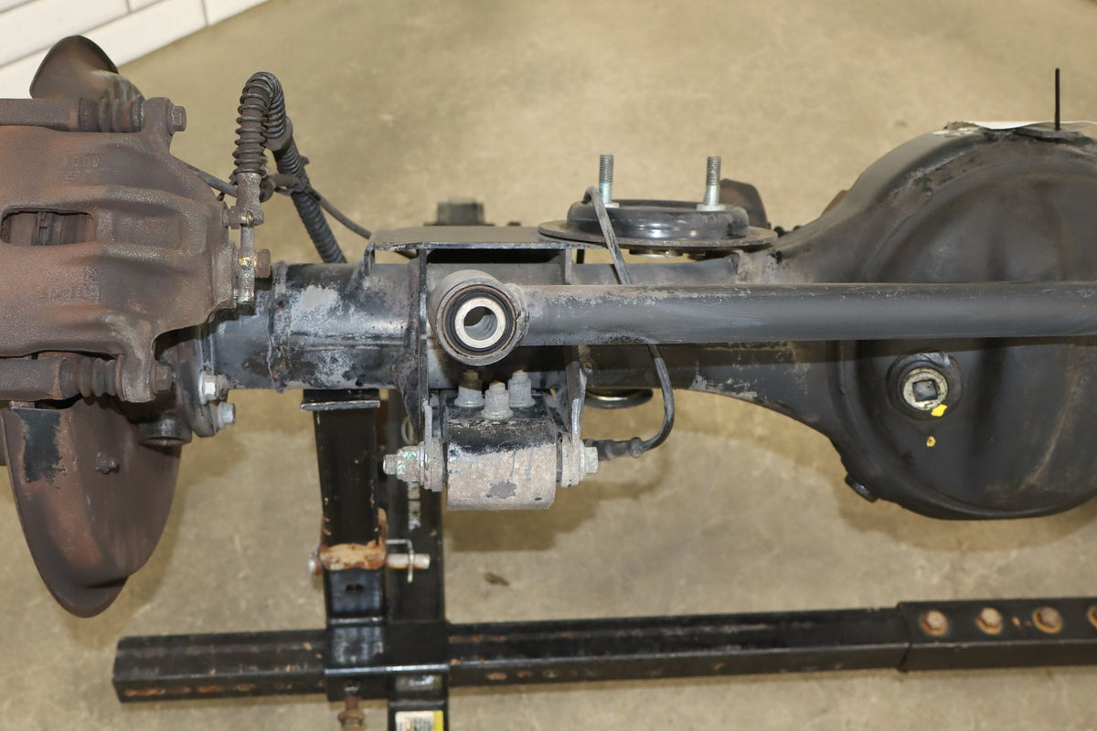 1998 Range Rover P38 4.6L Complete Rear Axle Assembly OEM 3.54 Ratio OEM