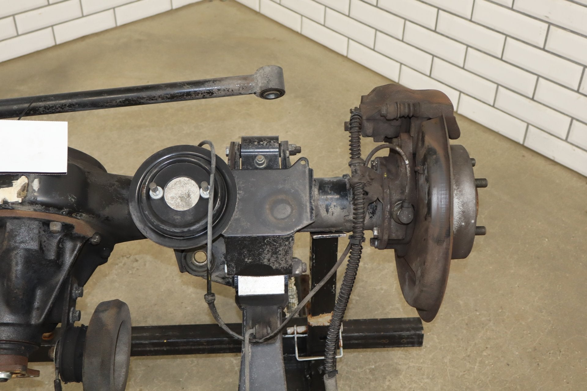 1998 Range Rover P38 4.6L Complete Rear Axle Assembly OEM 3.54 Ratio OEM