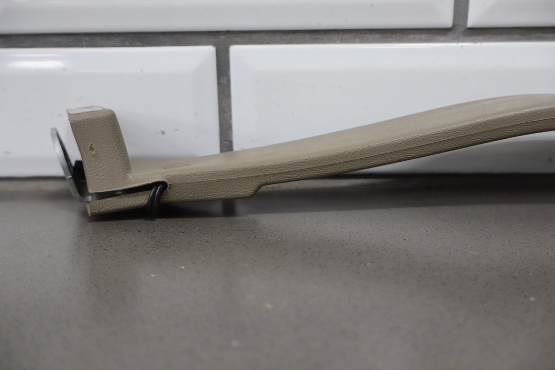 1999 - 2000 Cadillac Escalade Left Front Seat Belt Buckle OEM